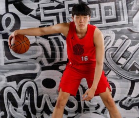 杨瀚森通过美国驾照考试 目前座驾为二手宝马